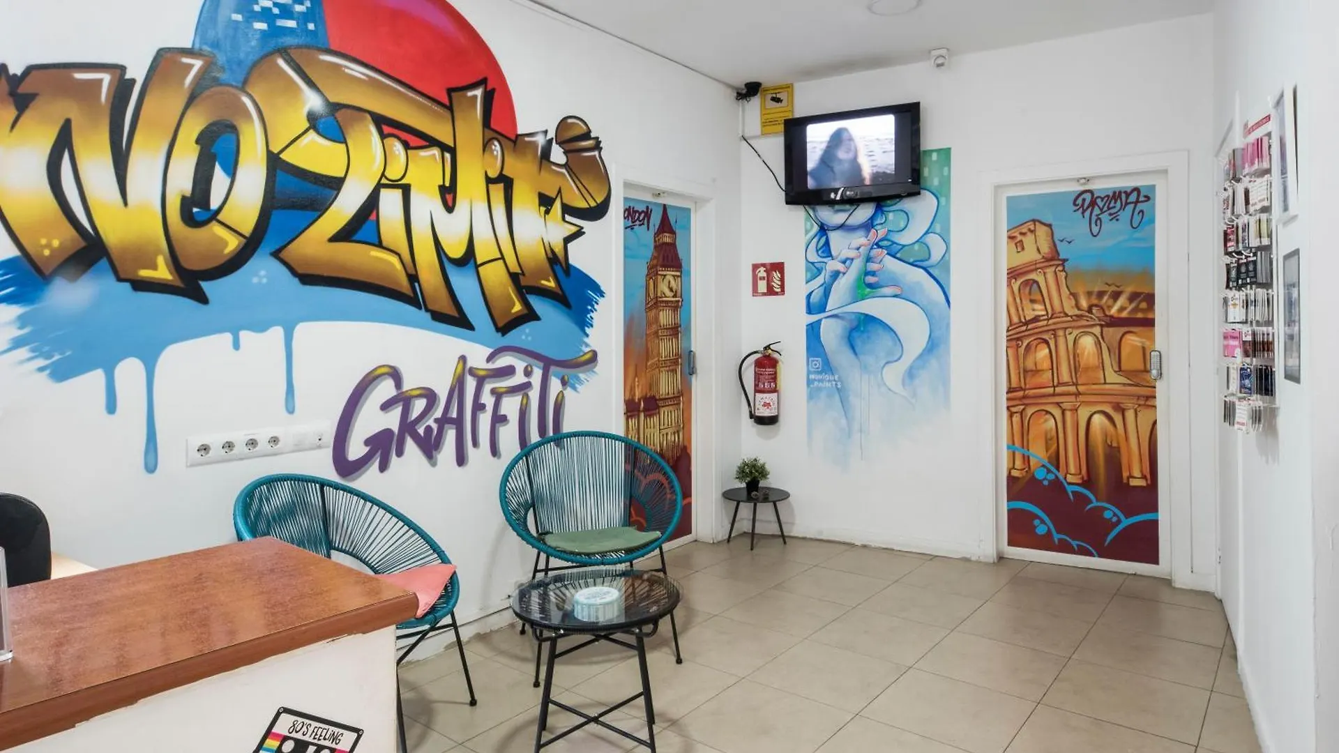 No Limit Hostel Graffiti Барселона Испания