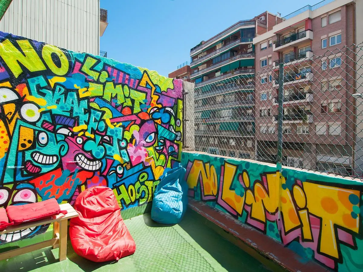 No Limit Hostel Graffiti Барселона Испания